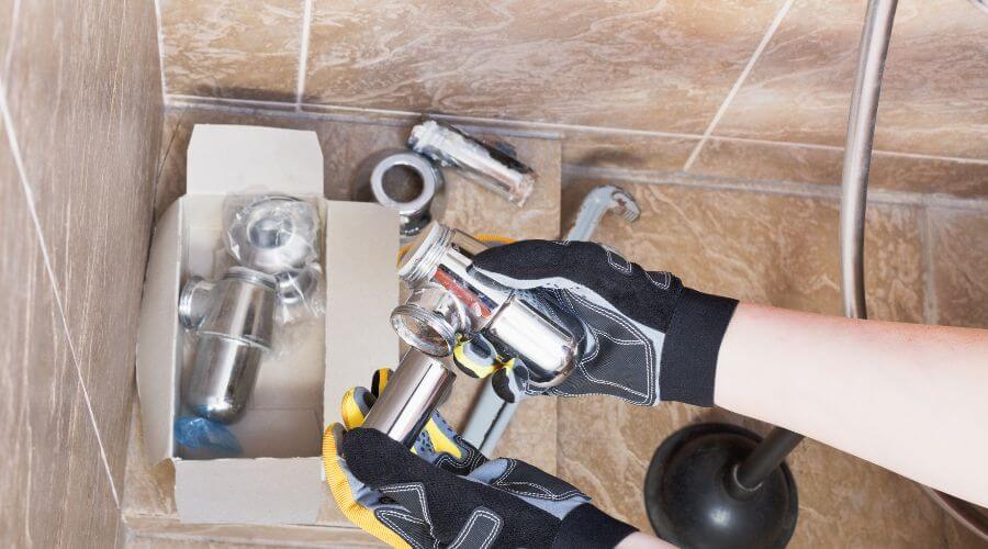 Professional gutter cleaning in Harwood Heights, IL